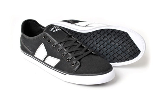 Macbeth - James-Black/White