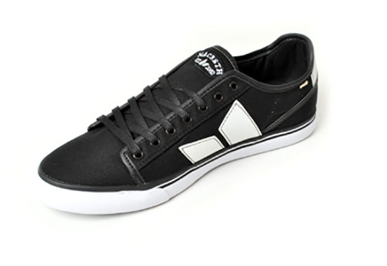 Macbeth - James-Black/White